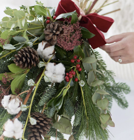 Classic Christmas Door Decoration - Image 4