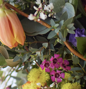 Vibrant Spring Wreath - Image 3