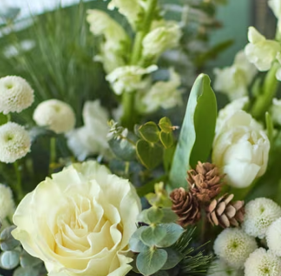 The Winter Kiss - White and Ivory Gift Box - Image 5